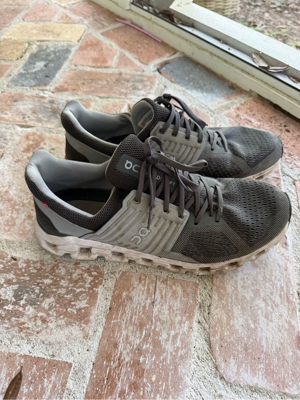 On Running Men's Gray Cloudswift Running Shoes